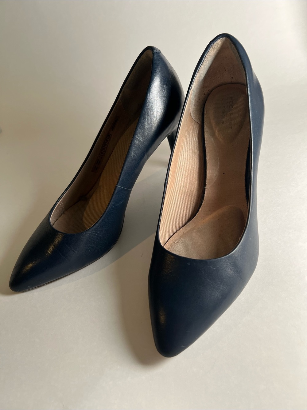 Rockport Navy Pointed-Toe Leather Heels with comfortable cushion Size 8